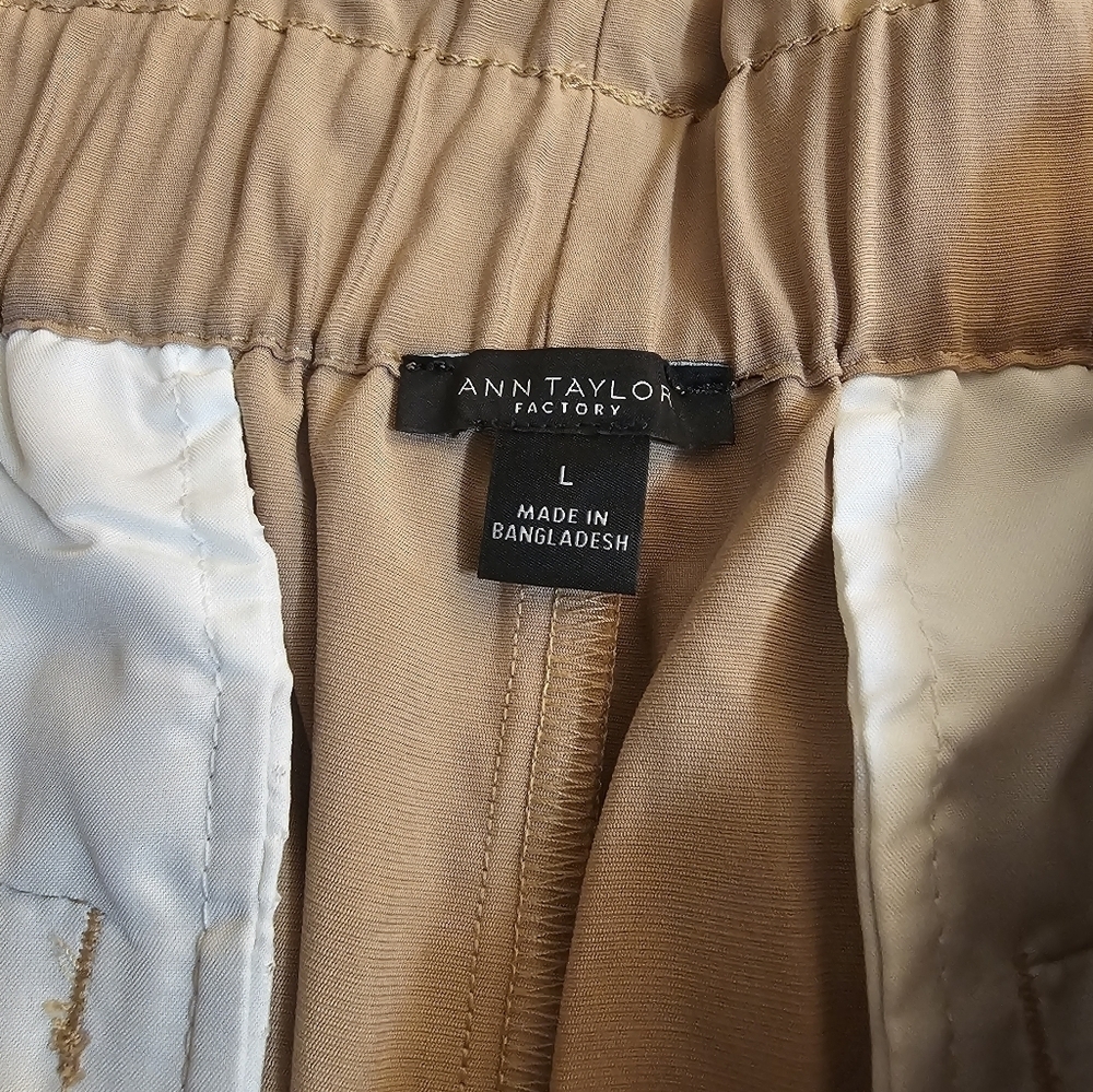 Ann Taylor Light Brown Tan High Rise Relaxed Minimalist Casual Shorts Large - Picture 4 of 8
